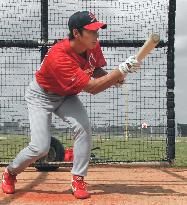 Taguchi joins Cardinals spring training